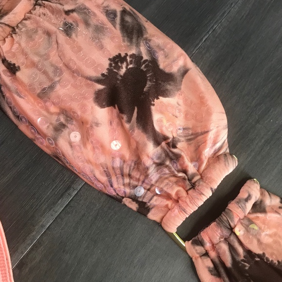 Beautiful Peach Vince Camuto Bikini - Picture 2 of 8